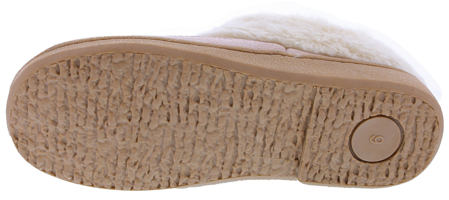 
                  
                    Clarks Women's Snow Indoor & Outdoor Slippers
                  
                
