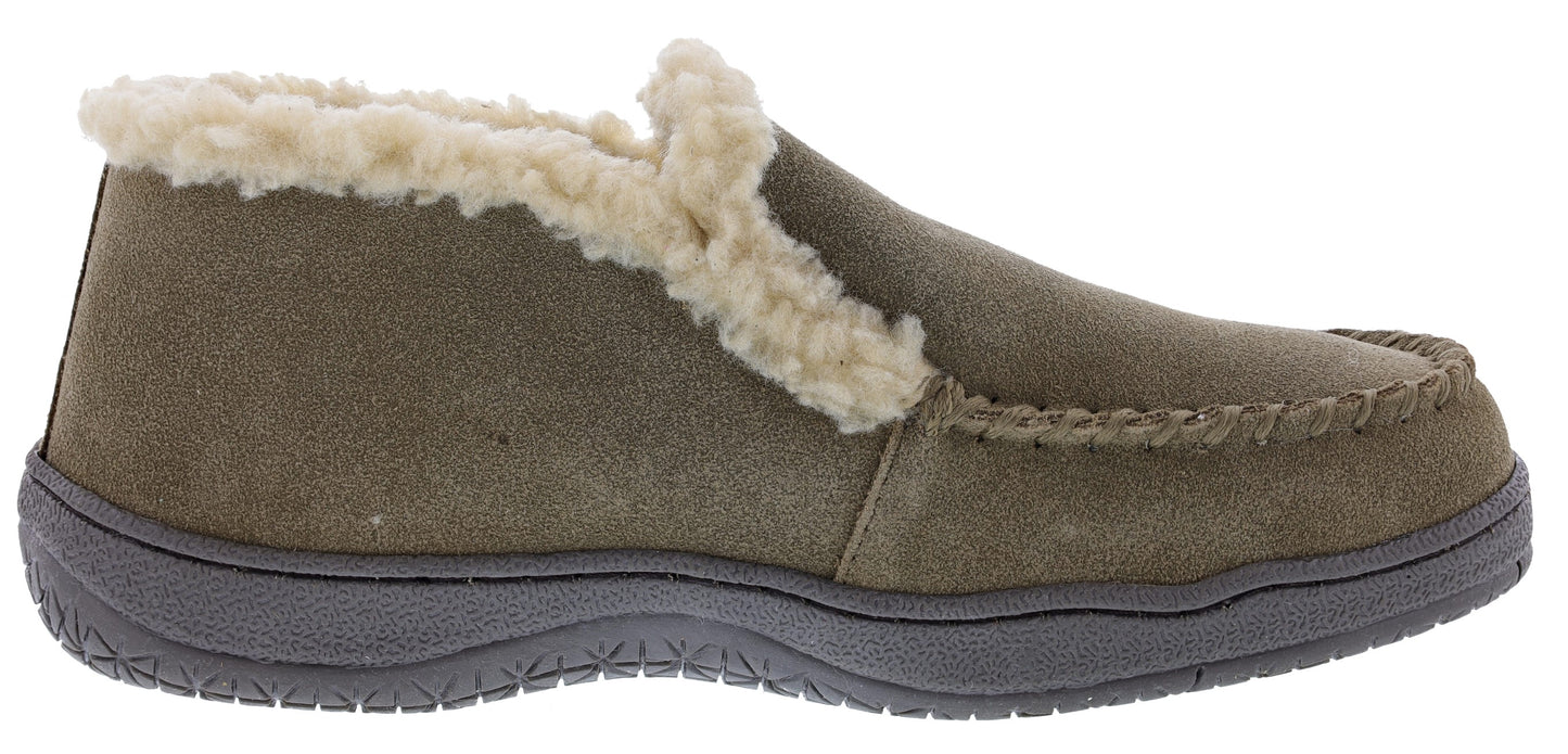 
                  
                    Clarks Men's Moccasin Winter Slippers Andrew
                  
                
